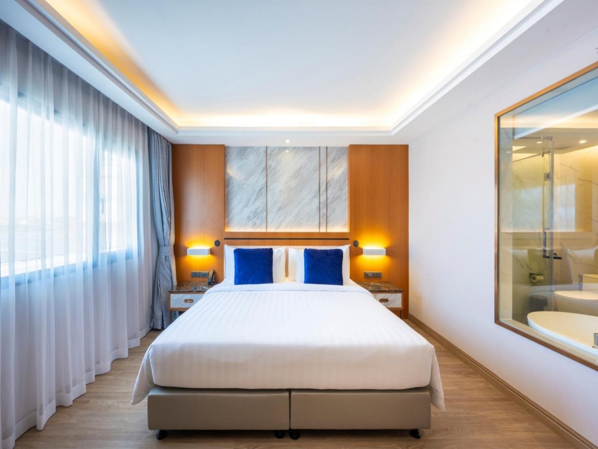 Wyndham Jomtien Pattaya Hotel Na Chom Thian Exterior photo